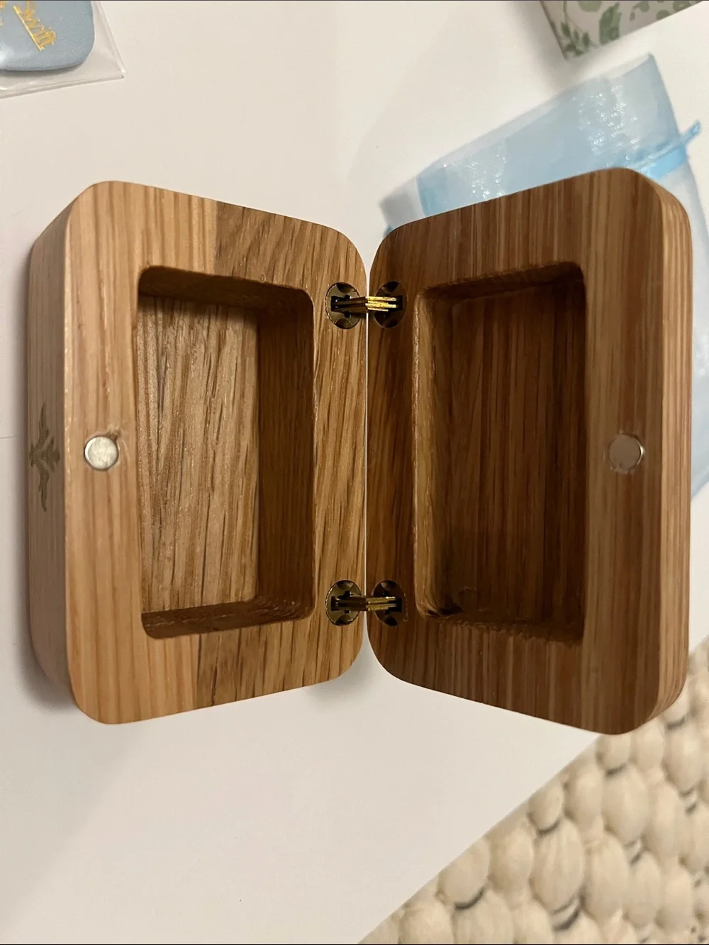 Taylor Swift Light Blue Guitar Pick Set with Bamboo Case